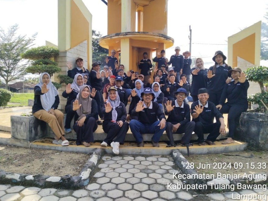 GIAT GOTONG ROYONG PEMBRANTASAN SARANG NYAMUK KAMPUNG BANJAR DEWA